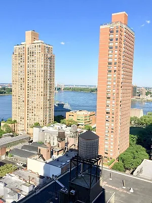 Rented by Akam Sales and Brokerage | media 21