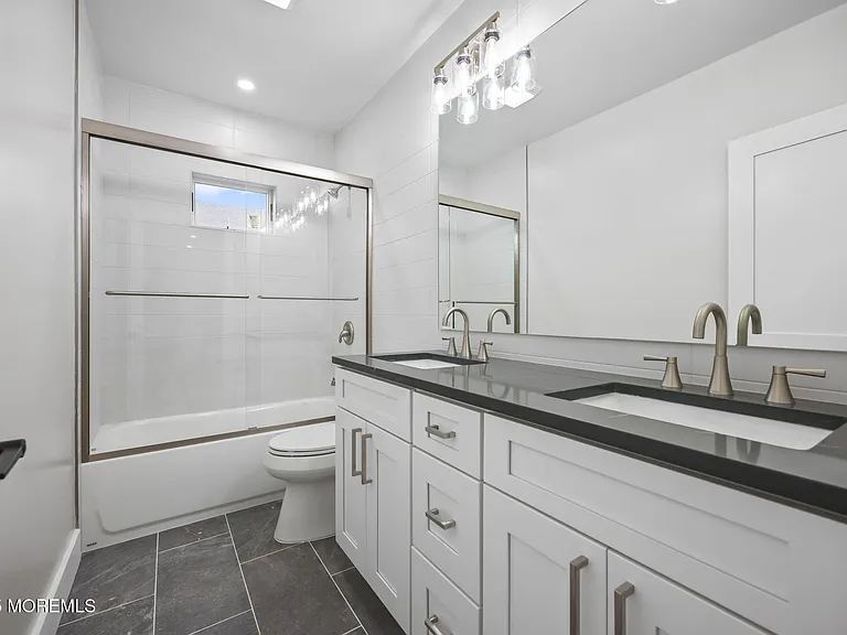 211 Rockwell Ave — Photo 22