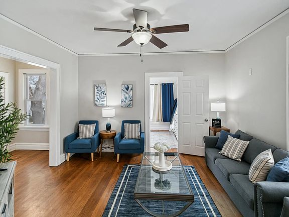 3rd image of 522 N Sheridan Rd #2