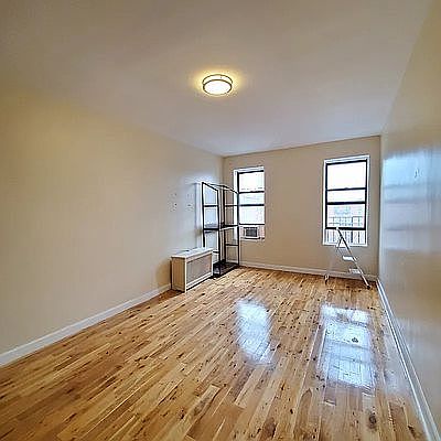 4th image of 530 Parkside Ave APT 6F