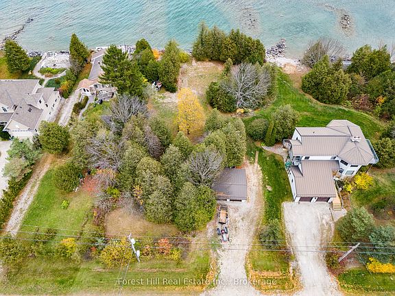 5th image of 297 Lakeshore Rd N