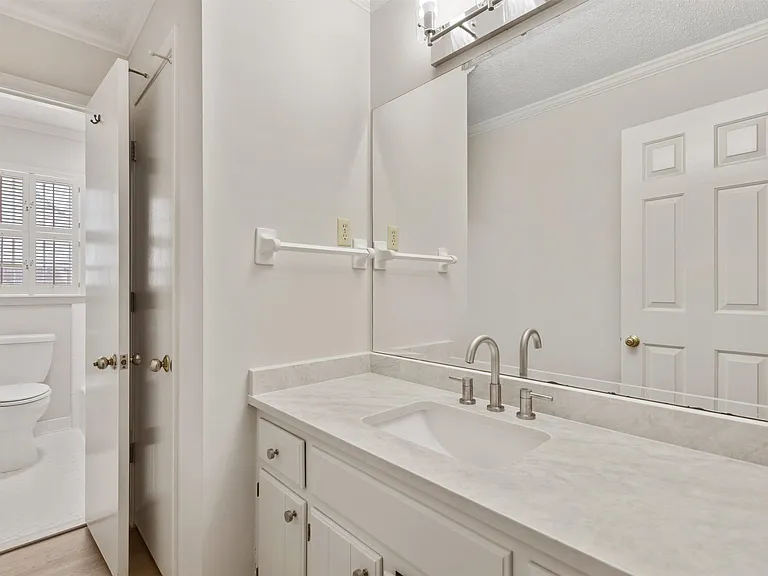 8604 Sandpoint Dr — Photo 18