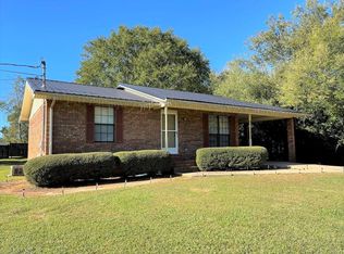 1143 Thompson Dr, Elberton, GA 30635
