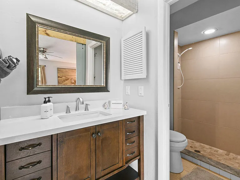 767 SE Chaloupe Ave — Photo 15