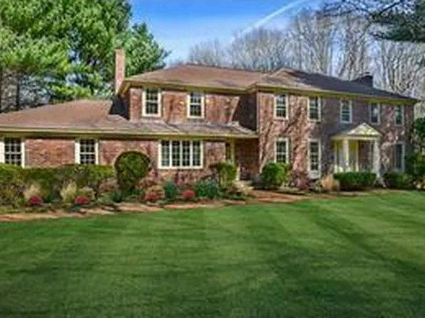 60 Fox Run, East Greenwich, RI 02818