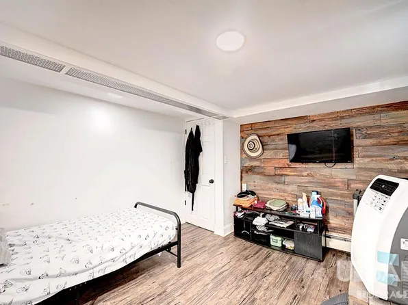 96-40 Pitkin Avenue image 16 of 20