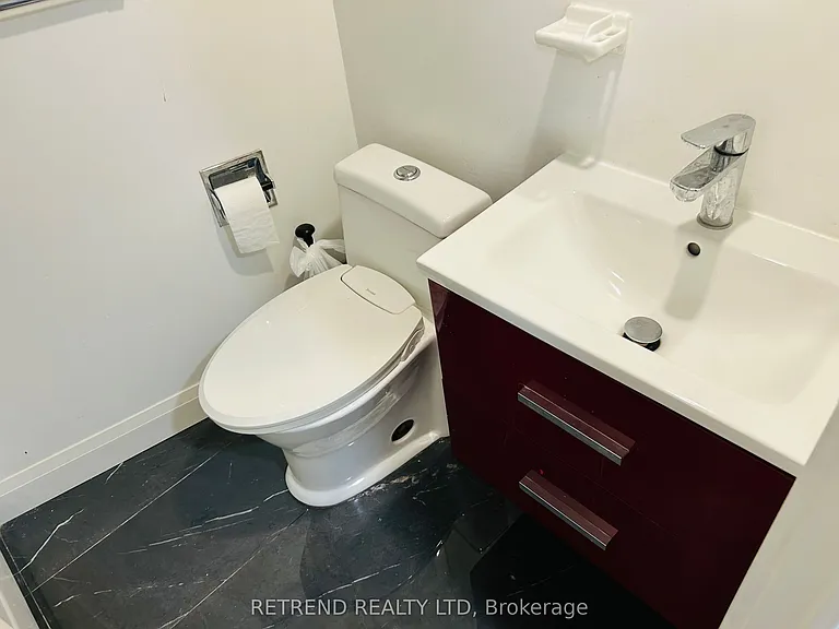 22 Wentworth Ave — Photo 39
