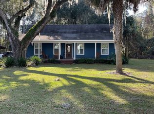 1090 Hickory Bluff Rd, Waverly, GA 31565