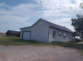 1871 Peterson Rd N, Iowa Park, TX 76367