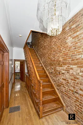 Rented by R New York | media 32