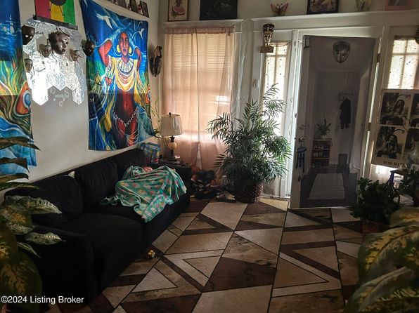 louisville-kentucky-73608796 picture