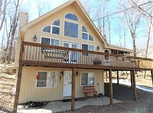 171 Cottontail Ln, Pocono Lake, PA 18347
