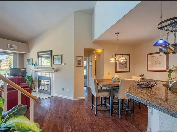 7287 Camino Degrazia Unit 5, San Diego, CA 92111