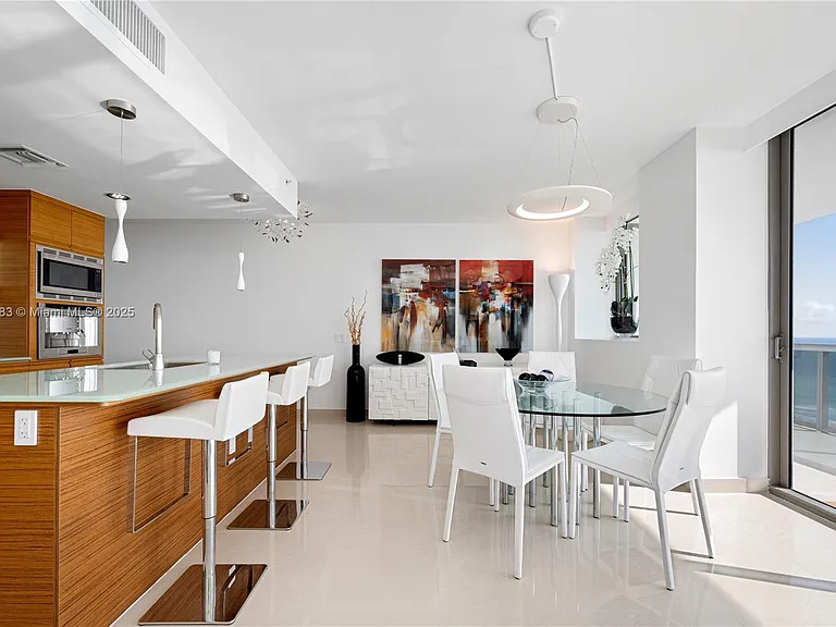 5875 Collins Ave #1202 — Photo 22