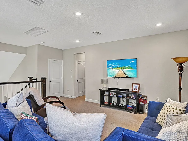 694 Navigators Rd — Photo 24