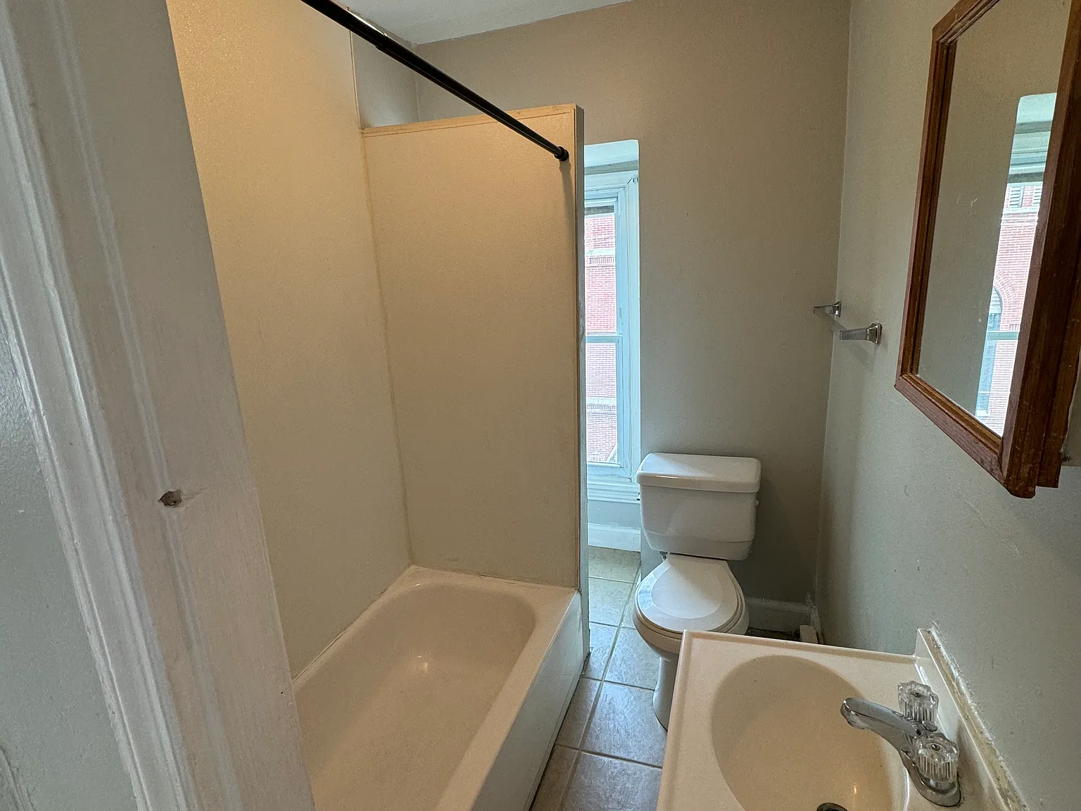 2 bed, 750 sqft, $1,250 — Photo 3