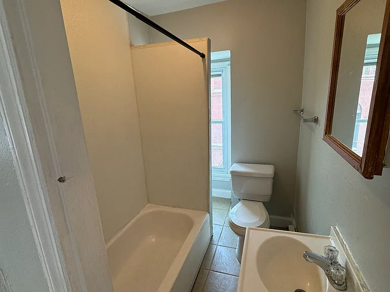 300 N Broom St #3 — Photo 3