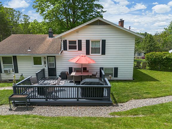 3rd image of 65 Frederick Dr