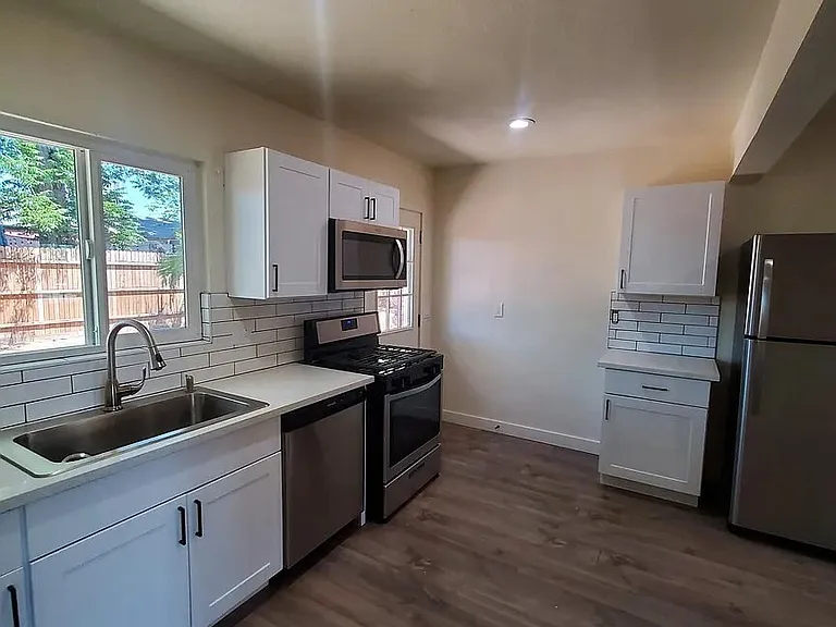 6643 N 60th Ave — Photo 8
