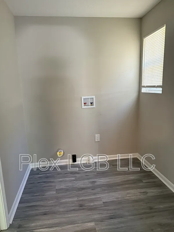 2 bed, 1.0 bath, 861 sqft, $1,025 — Photo 4