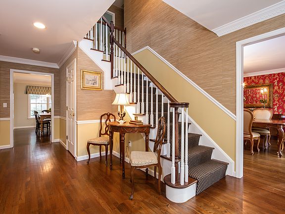Elegant front entry foyer