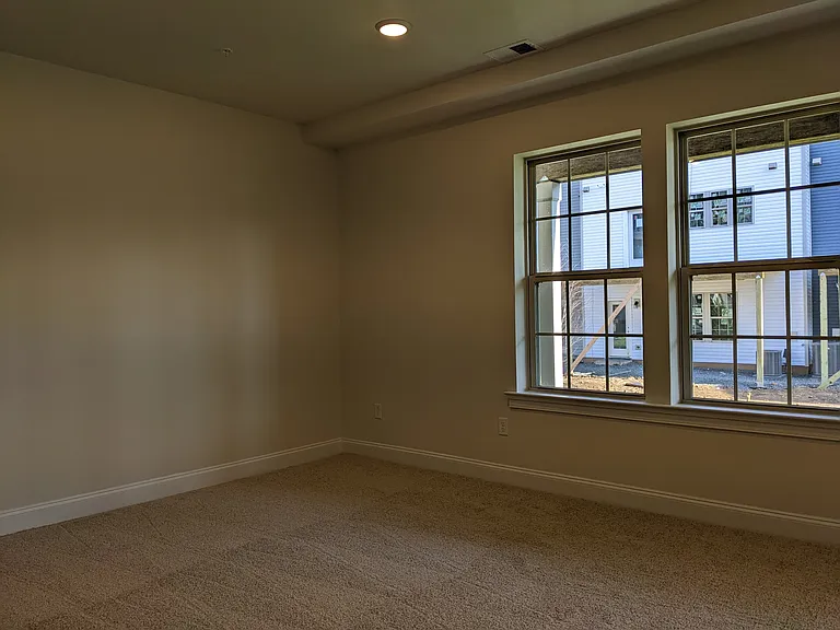 35 Dahlia Dr — Photo 10