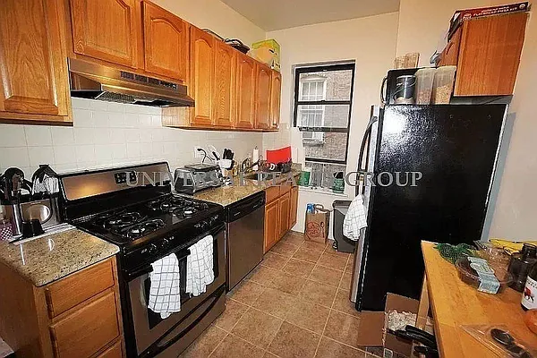 Rented by Universal Realty Group | media 11