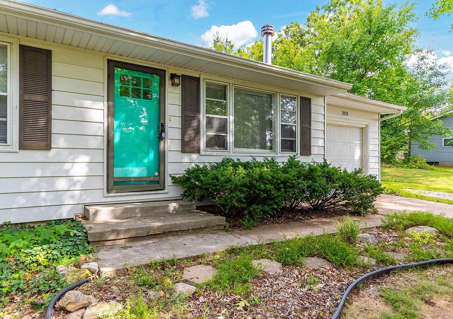 3 bed, 1.0 bath, 1066 sqft, $1,600 — Photo 4