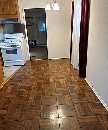 5th image of 705 Gerry Dr