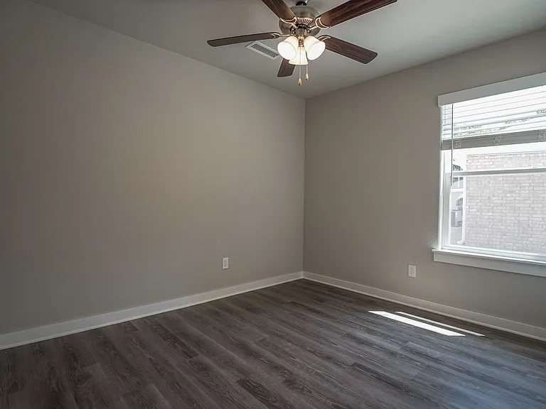 668 N Honey Locust Bnd — Photo 10