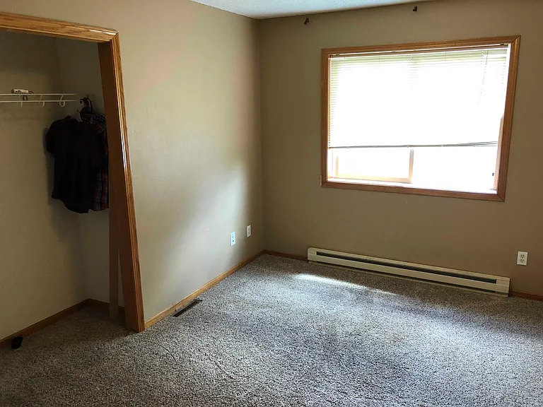 1323 Oliver Ave N — Photo 6