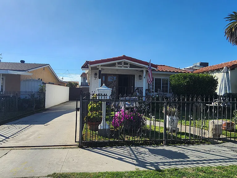 8161 Evergreen Ave #B — Photo 2