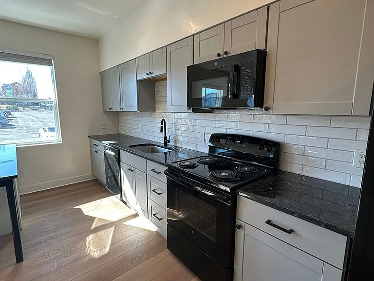 H431OL — Photo 21