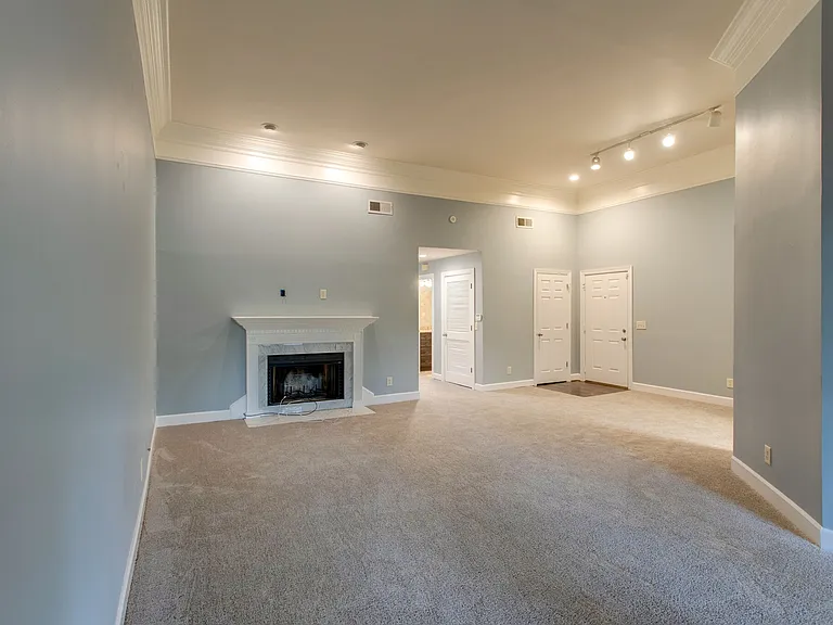 209 Ashlawn Ct #209 — Photo 6
