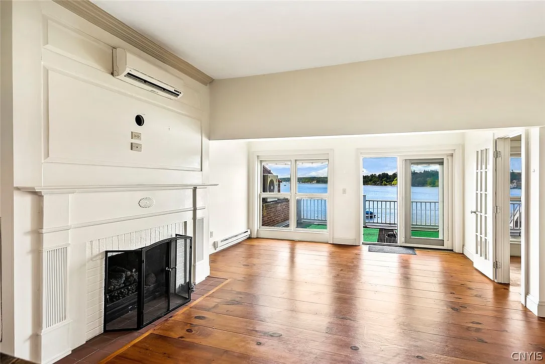 1 bed, 1.5 bath, 1300 sqft, $3,900 — Photo 4