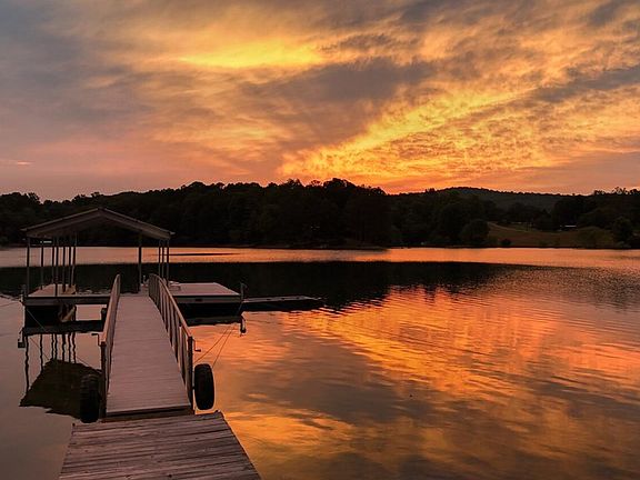 3rd image of 583 Fleenor Rd