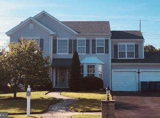 204 Waterview Dr, New Castle, DE 19720
