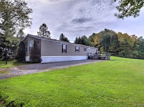 91 Valley Dr, Great Valley, NY 14741