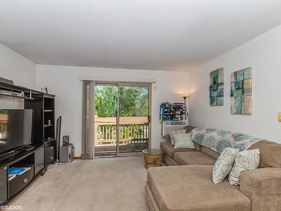 3rd image of 22514 Jackson Ct APT 4F