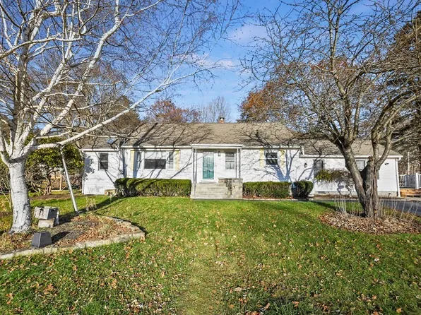 38 Arrowhead Ave, Northbridge, MA 01534