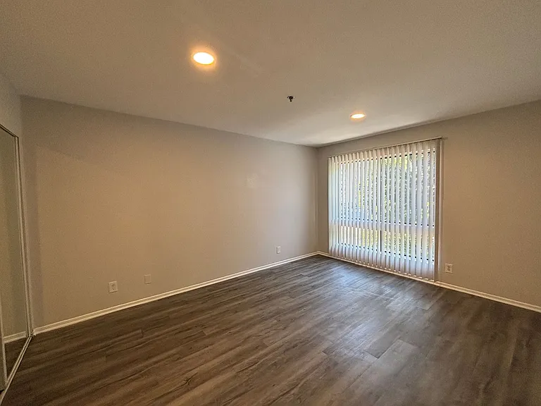 700 S. Berendo Ave — Photo 62
