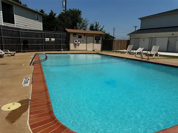 1404 Courtney Pl, Cleburne, TX 76033