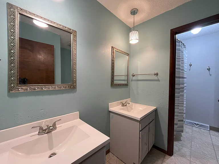 650 Thomas St — Photo 7