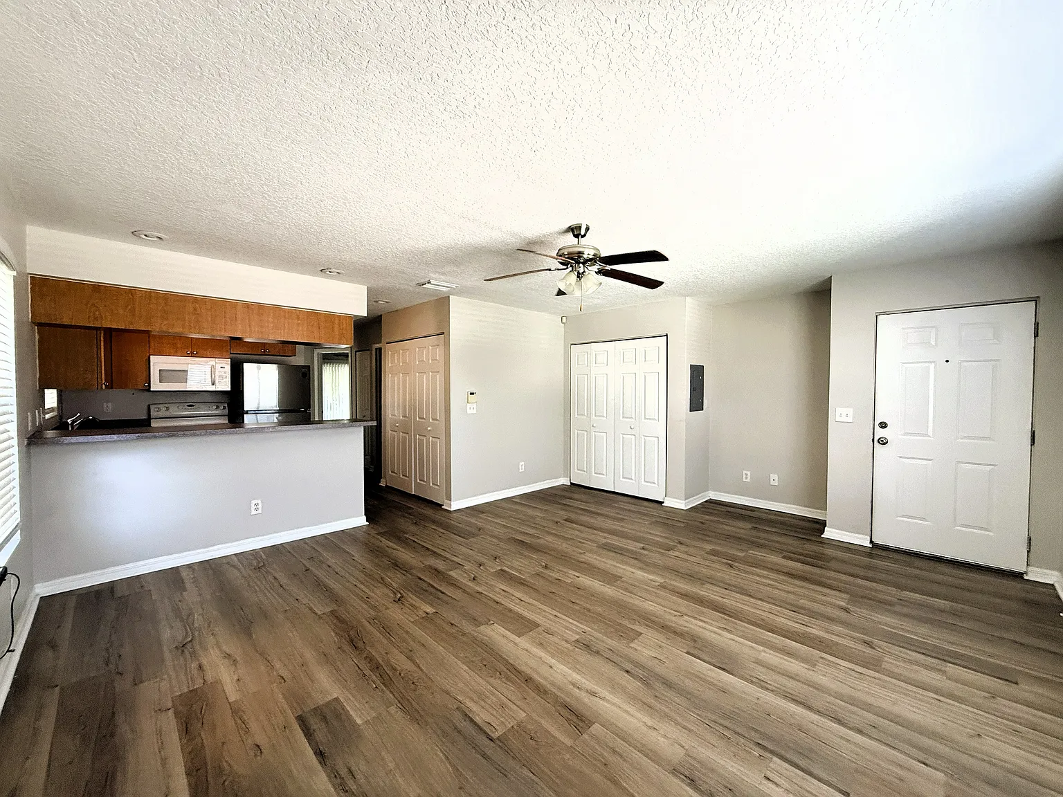 2 bed, 800 sqft, $1,849 — Photo 4