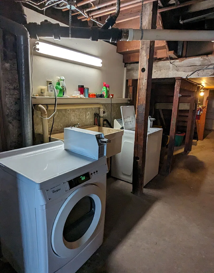 2 bed, 1.0 bath, 650 sqft, $800 — Photo 1