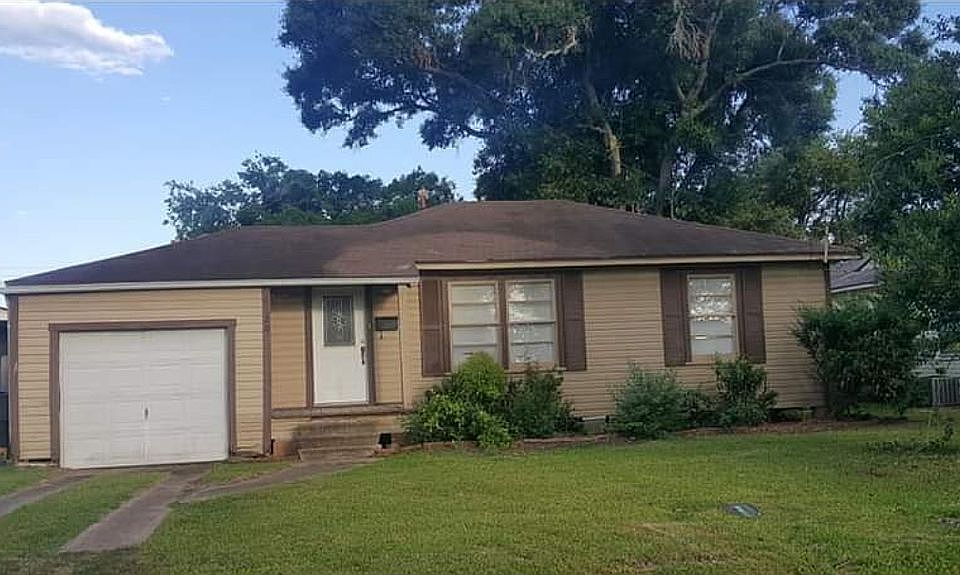 1st image of 6120 Cove Dr