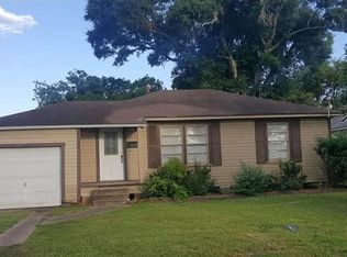 6120 Cove Dr, Groves, TX 77619