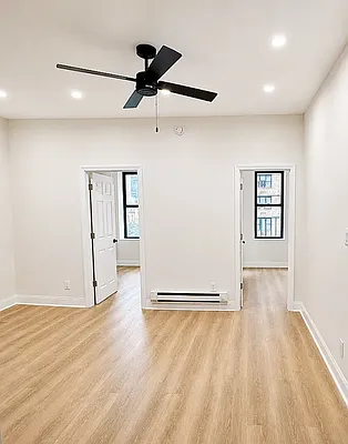Living room, photo 2