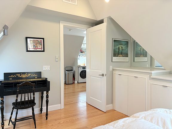 4th image of 621 Gilbert Stuart Rd #3