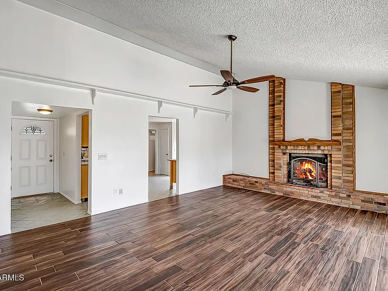 5601 W Carol Ave — Photo 4